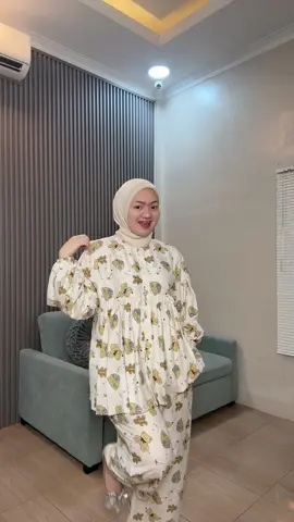 Jolie kode J kalo sudah dipakai seperti ini cantik sekali 😍🥰