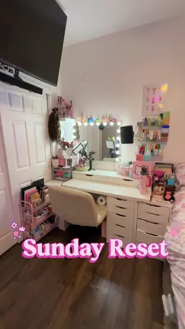 Late night Sunday reset✨ time for skincare, planning, and reading my bible 💕 I hope you all had a beautiful weekend! Xoxo #sundayreset #latenightreset #cleaning #RoomTour #deepcleaningroom 