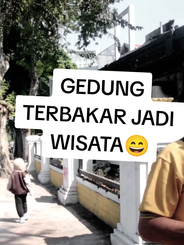 Siapa yg membakar?? Bukan Rakyat juga bukan Mahasiswa!! #indonesia🇮🇩 #fyp #demo #surabaya #CapCut 