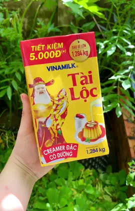 🔥Sữa  đặc Vinamilk Tài Lộc hộp giấy 1284g🔥 ☘Sữa Đặc Tài Lộc 1284G đậm đà đặc sánh, mang lại hương vị hài hòa, thơm béo. Sữa đặc là nguồn nguyên liệu lý tưởng dùng để pha sữa, chấm bánh mì,.. thơm ngon tuyệt vời. Kem đặc có đường Sữa Đặc Tài Lộc 1284G bí quyết cho cà phê thơm ngon hảo hạng. ☘ Với công thức SÁNH ĐẶC- THƠM BÉO- NGỌT DỊU, giúp tăng hương vị thơm ngon cho các món Sinh tố, trái cây dầm, sữa chua, rau câu, chè, cà phê…. —————————————— #tailoc #vinamilktailoc #phache #fyp #lenxuhuong  @Bimbim92@  @Bimbim92@  @Bimbim92@ 
