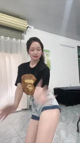 Muộn nhất trend chưa ạ ? #xuhuong #xyzbca #maiphuong 