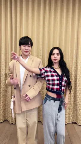 謝謝最佳枕頭 最有才的 #吳青峰 ​⁠ #jolinpillow #pillowchallenge #pleasure #dancechallenge 