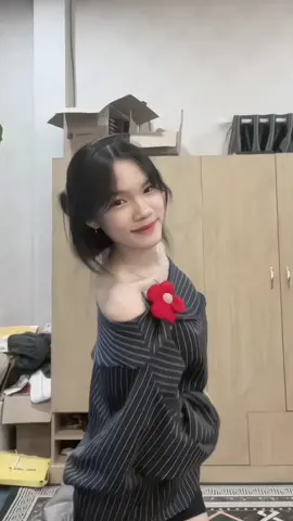 Hoa trên giấy … | dc: @ltt | #hydoralylyna #2011 #dance #hrteam #lvh 