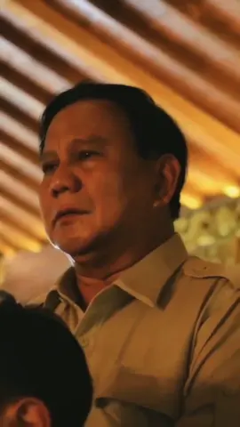 pak bapak hebat, aku tetap bangga sama bapak. meski banyak orang di luar sana yang membenci bapak, bagiku bapak tetap sosok pejuang yang tulus dan kuat. aku percaya, niat baik bapak selalu untuk rakyat dan bangsa. selama masih ada aku dan jutaan orang lain yang mendukung, bapak tidak pernah sendirian. kami selalu di belakang Bapak, Always Prabowo Subianto. #prabowo #prabowosubianto #presidenprabowo #alwaysprabowo #fyp 