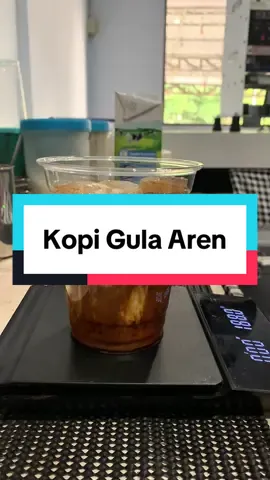 Ayokkk cobain buat kopi gula aren yg enak versiku🥰🤤 . . . . #kopi #kopigulaaren #resepminuman #minumanviral #fyp 