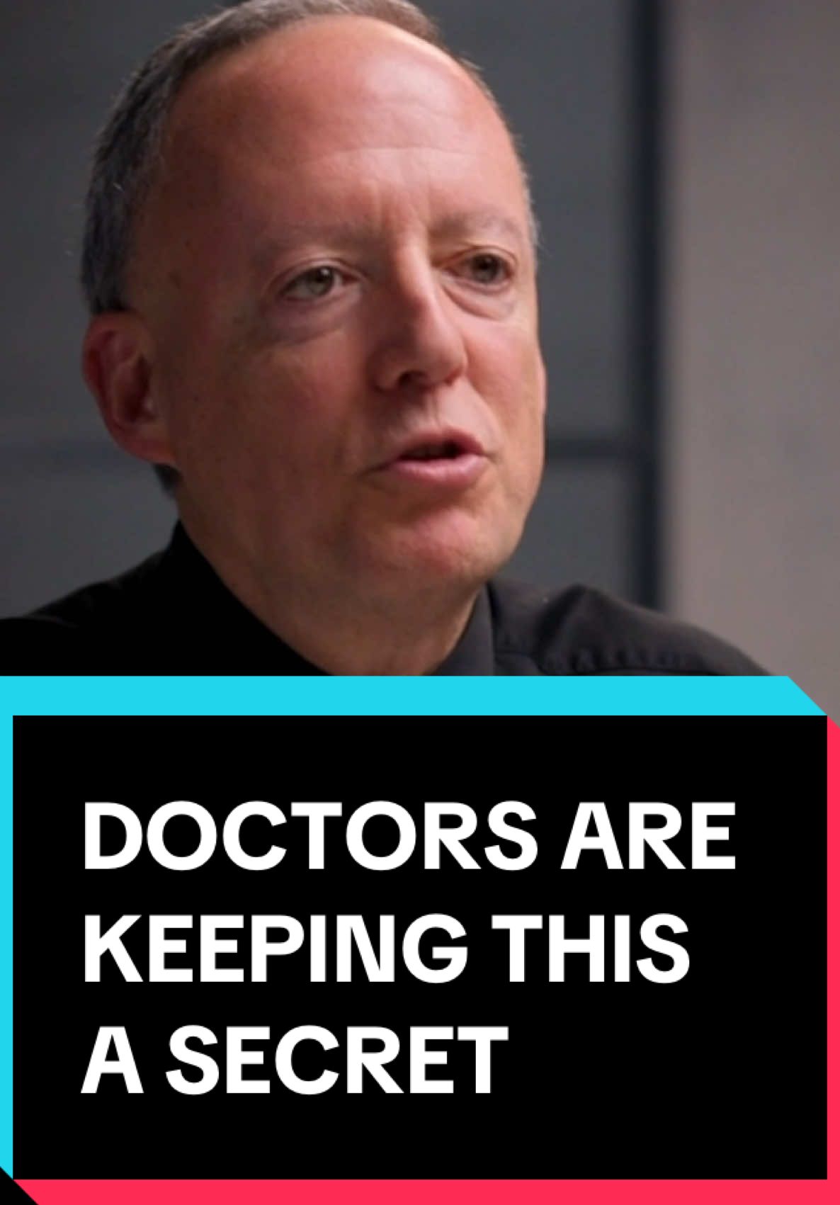 What actually happens to your body when you fast? I recently sat down with fasting expert Dr Alan Goldhamer who has spent decades showing people about what he believes are the true benefits of fasting.  Dr Alan runs the world’s largest clinic for water-only fasting, where thousands of people have come to him when nothing else worked for problems like diabetes, blood pressure, and even the gut. He has been getting his patients to rethink what they thought they knew about their health, from our diet to lifestyle to our sleep.  We cover: - Is there a link between fasting and modern medicine? - Have we been lied to about salt and sugar? - Can fasting strip away the dangerous fat around your organs? - How does your gut microbiome affect depression, anxiety, and cancer? This conversation showed me that fasting is really about discipline. We live in a world built to tempt us with short-term pleasure from so many distractions, but improved health comes from choosing delayed gratification.  Dr Alan brought me through a framework that breaks fasting down step-by-step and makes sense of what’s really happening in our bodies…get your pens out for this one! Sometimes the simplest things are the ones that change us the most. #water #fasting #health #podcast #clips 