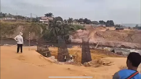 Nouveau pont sur la rivière Ndlili reliant les rocades sud est et sud ouest.