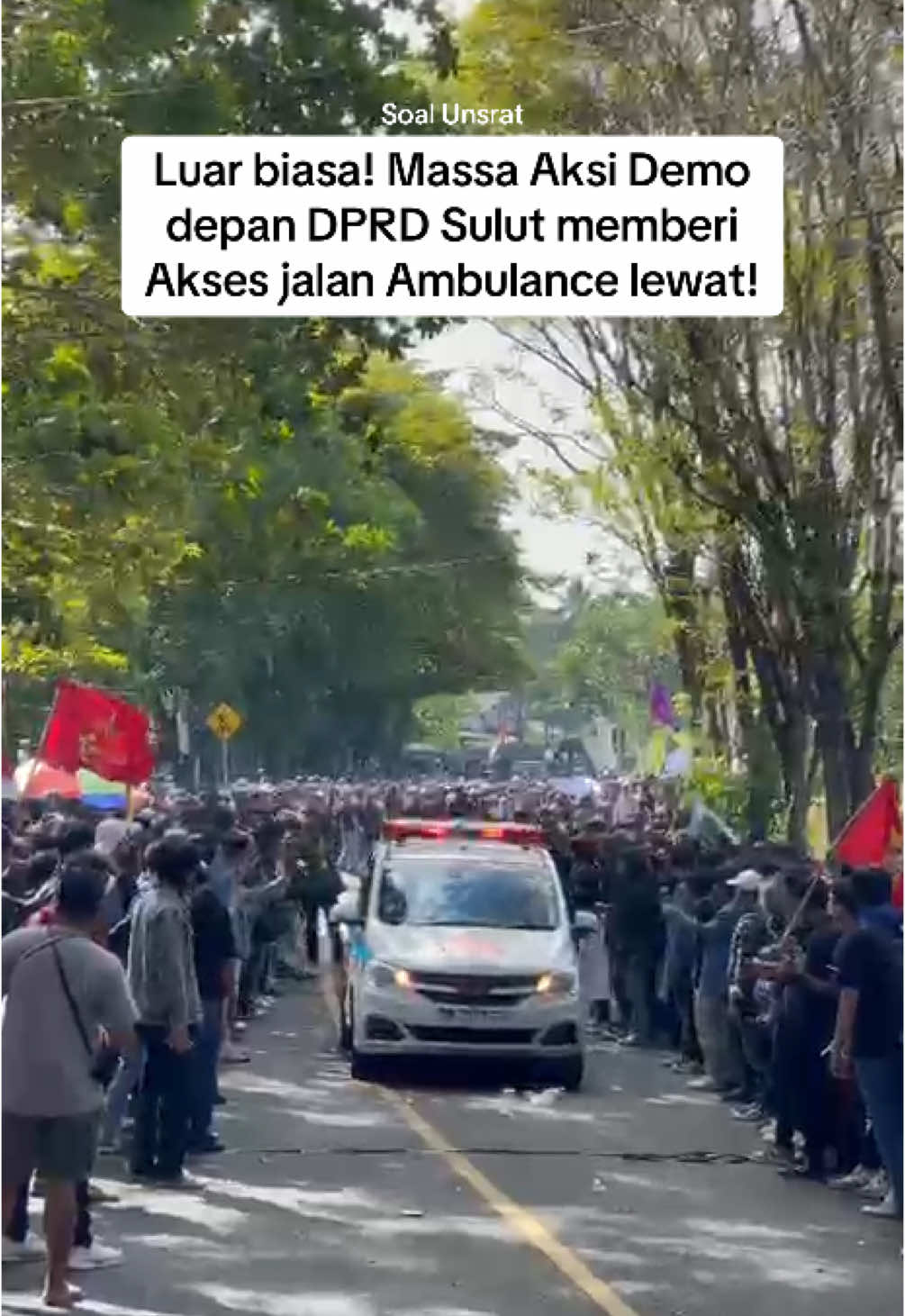 Respect 🫡🇮🇩 #demo #sulut #manado #dpr #fyp #ambulance 