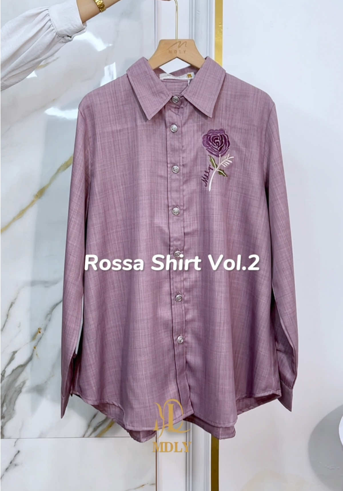 Weekend ga mau ribet! Cukup pake kemeja cuttingan clean dengan detail emboridery kecil yang bikin tampilanmu semakin standout! 🥰💫 Miliki Rossa Shirt hari ini sebelum stock menipis! checkout sekarang!! ❤️💎 #OOTDMDLY #MDLY #OUTFIT #CATALOGMDLY 