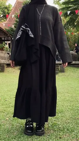 akhir2 ini suka pake serba monokrom🖤 #ootdhijab #ootdinspo #fyppppppppppppppppppppppp 