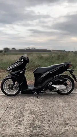 😩🖤                                                 #fyp #xyzbca #makeitviral #vario #black 