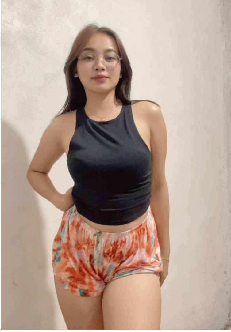 PWEDE KA NANG HINDI MAG PANTY SA SHORT NATO! NASA YELLOW BASKET 👇🏻