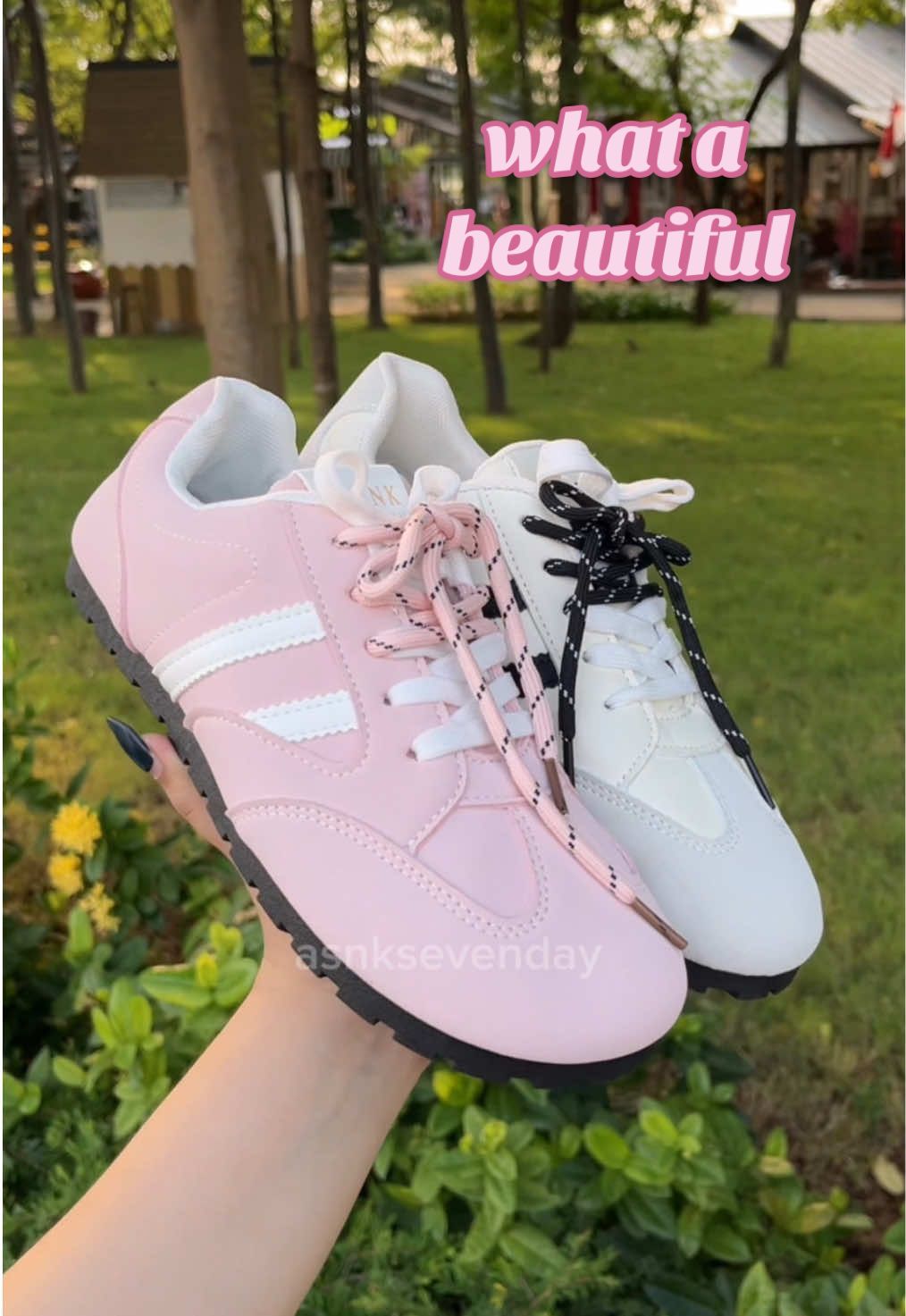 kurang cantik kalau ga pakai sneakers lucuk ini🤩💕 #sepatucasual #sepatulucu #viral #demodpr #fyp 
