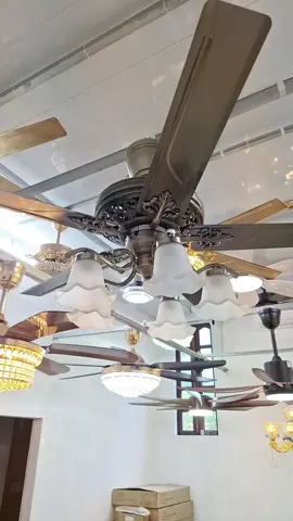 quạt trần 5 cánh đèn chùm