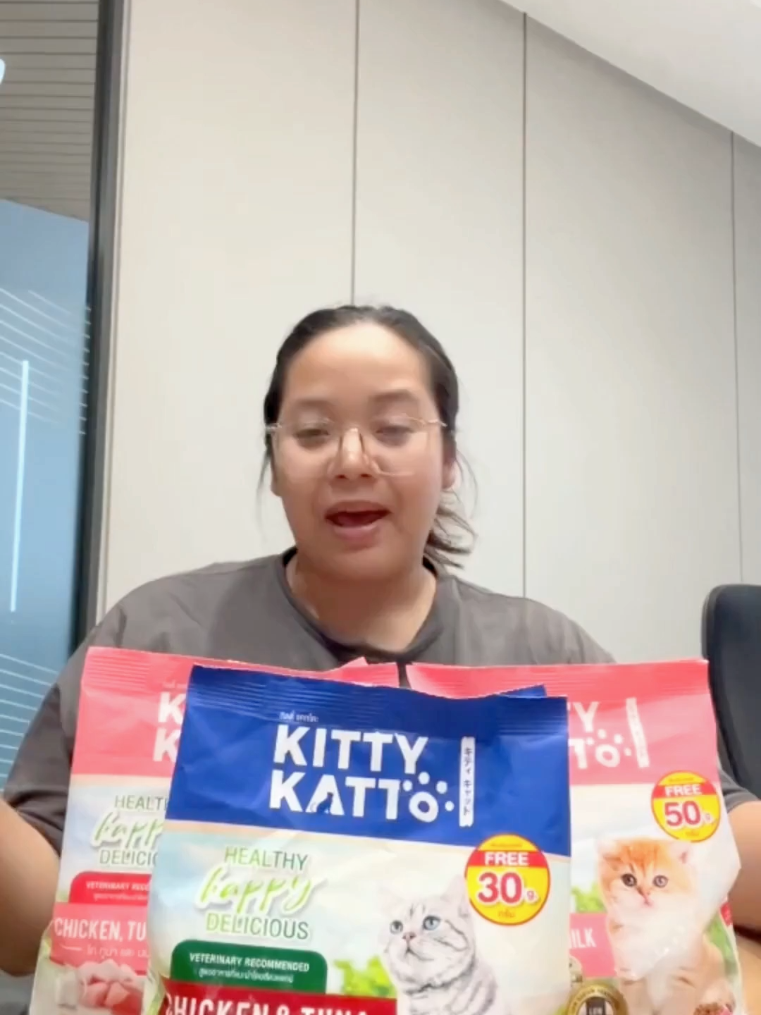 จัดมาให้แล้วเซ็ตทดลองจัดมาให้แล้วเซ็ตทดลอง! 🤩 แค่ 169 บาท ได้ Katty Katto อาหารแมวเกรดส่งออก ขนาด 480 กรัม 3 ถุงไปเลย! แถมฟรีอาหารตัวอย่างอีก 1 ถุง! 📦 #อาหารแมวเพื่อสุขภาพ #อาหารแมวลดโซเดียม #อาหารแมวไม่เค็ม #อาหารแมวลดกลิ่นอึ #อาหารแมวลดกลิ่นมูล #KittyKatto #อาหารแมว