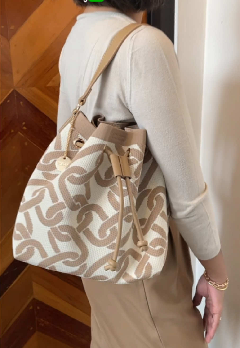 ✨Luxury bag yang bahannya bagus banget✨ @Zevia Indonesia #zevia #zeviabag #taswanita #shoulderbag #slingbag 