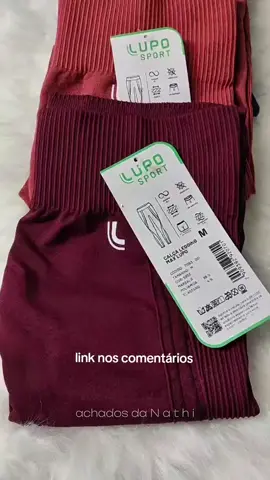✨🖤 LEGGING LU.PO COM BORDA DE SILICONE ✨😍 Chega de calça enrolando e descendo toda hora! Essa legging é puro conforto + tecnologia 🙌 💎 Borda de silicone que mantém a peça no lugar 💕 Modela sem apertar e valoriza as curvas 🌸 Tecido super macio e resistente 💼 Perfeita pra treinar ou usar no dia a dia Um achadinho que une estilo, praticidade e zero incômodo! 💖✨ #ModaFeminina #AchadinhosDeModa #Lupo #LeggingPerfeita #UniversoFeminino