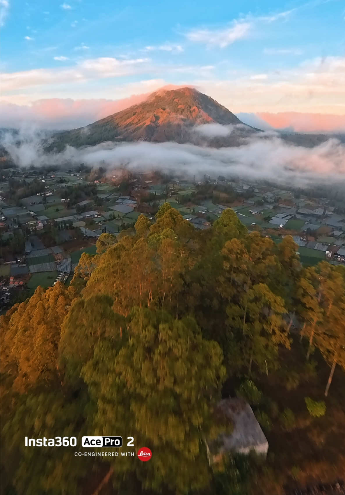 Flying through golden light & misty mornings — Bali sunrise never disappoints 🌤️🌋 Shot on: Insta360 Ace Pro 2 @id.insta360  Video Setting: 4K HDR 30fps Stabilization: High Ratio: 4:3 | FOV: Dewarp #Insta360 #Insta360AcePro2 #ActionCamera #FPVDrone #FPVCinematic   