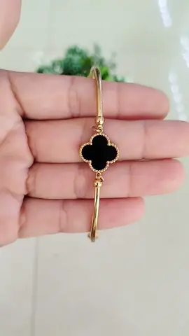 Vòng tay cỏ 4 lá dành cho các nàng , phụ kiện phối đồ xinh đi làm, đi chơi đều hợp  #vongtaynu  #lactaynu  #vongtay   #vongtayco4la  #trangsucnu  @Thời Trang Dova 