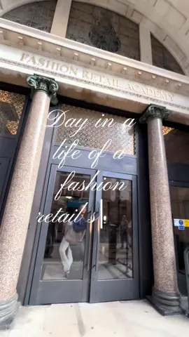 gonna get way more fashion school content now #fyp #fashionreatilacademy #fashioncollegelondon #fypviral #dayinthelife @FRA London