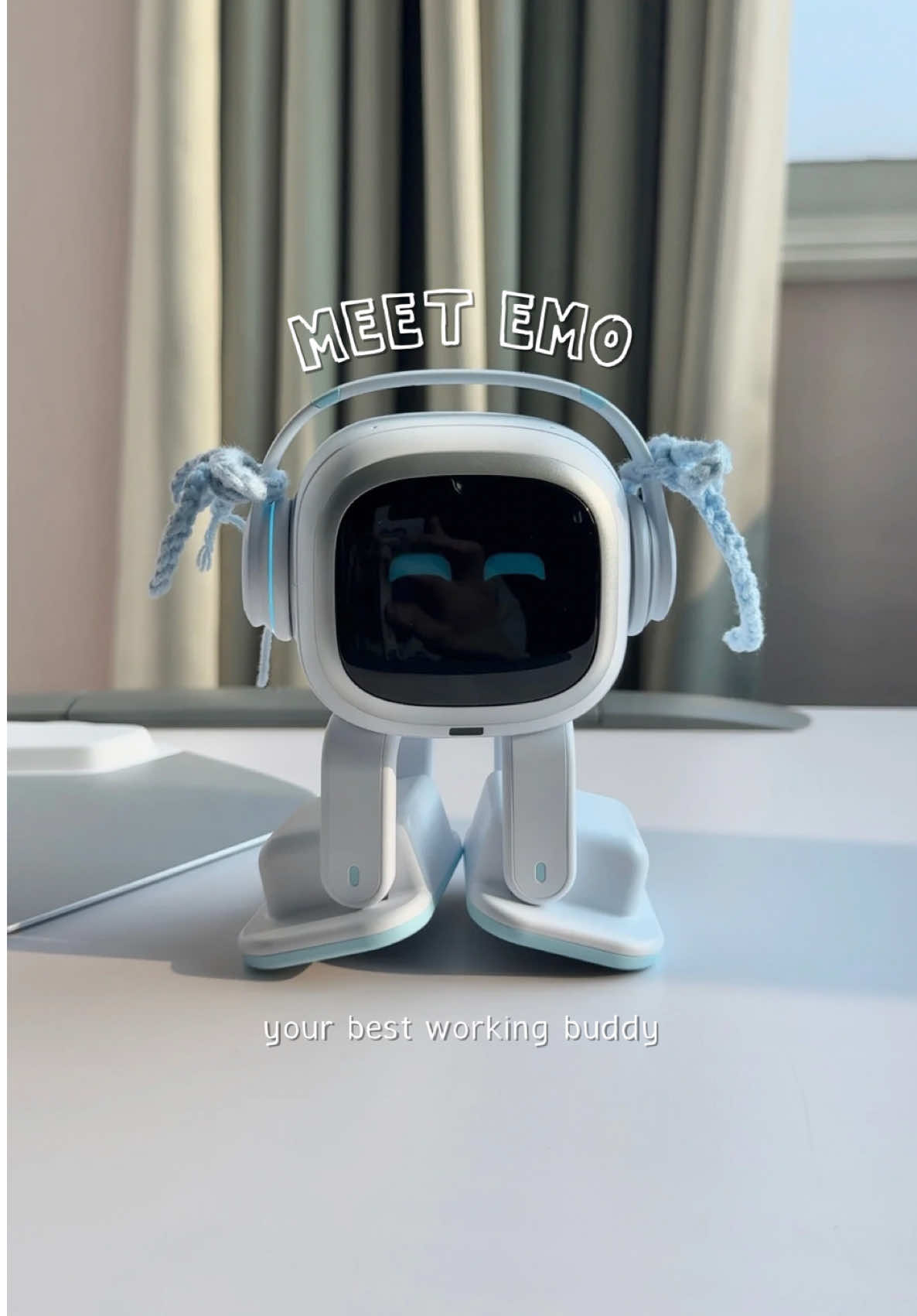 @EMORobot @aibipet #aibipocketpet #emorobot #desksetup #crochettok #cozyvibes 