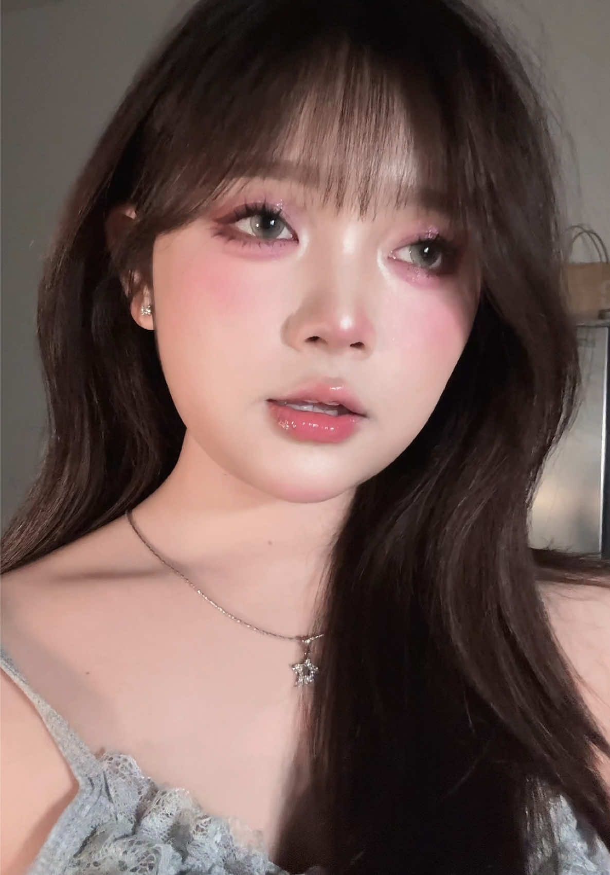 Lên hình tươi nhất vẫn là tone hồng nhỉ🥰 #bienhinh #makeup 