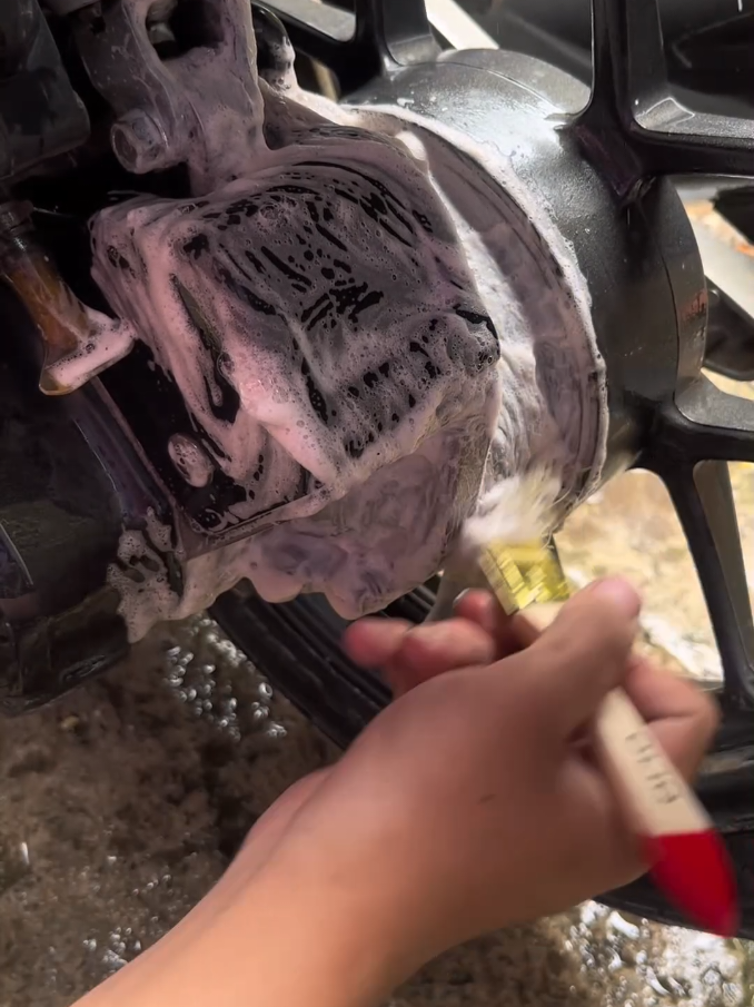 penghilang ketak mesin 🤩.  #penghilangkerak #penghilangkerakmotor #pembersihkerakmesin #fyp 