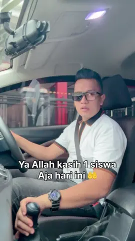 Mau latihan nyetir apa arisan ini 😭😆 @ᴇxᴄᴇʟʟᴇɴᴛ ᴘᴀᴅᴀɴɢ  #excellentdrivingschol  #latihanmobilpadang 