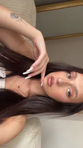 Brunette 👩🏻 #brunettegirl #blackhair 