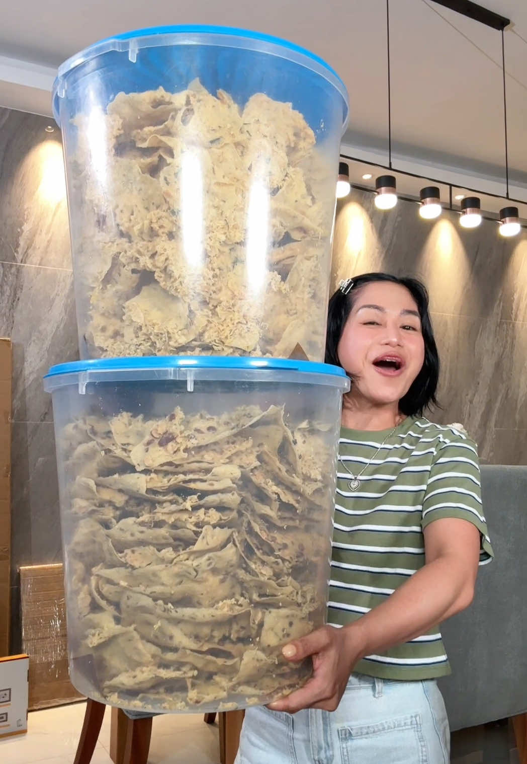 Borong makanan di @PECEL PINCUK BU IDA serasa makan balik di Kampung Halaman #awurawuremplok #faridanurhan 