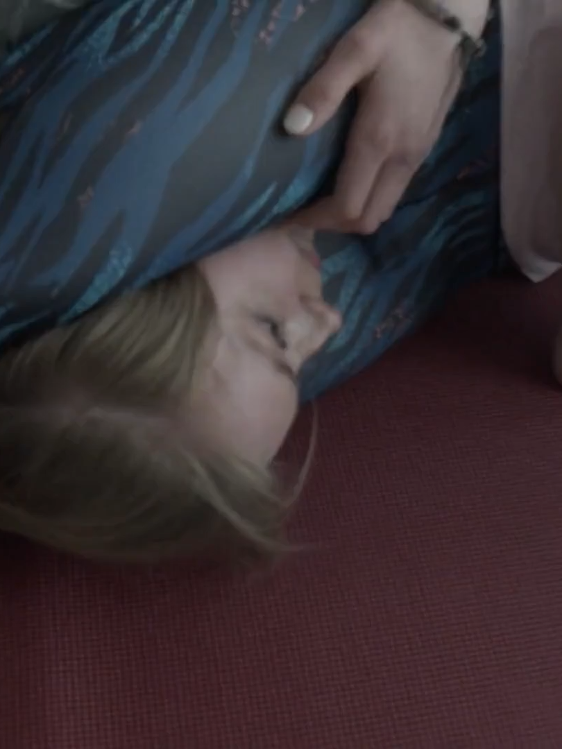 Headscissor Bodyscissor Contest Mareen Vivien Trailer  They both press down with all their strength. Who can withstand more?  #womenwrestling #wrestlingchallenge #femalewrestling #scissorwrestling # headscissor #headlock #bodyscissor https://www.scissor-wrestling.com over 20 free trailer  https://www.clips4sale.com/studio/269913/scissor-wrestling  scissor-wrestling@scissorwomanGER
