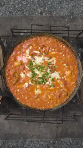 ワンパンロゼトッポギ🥘餃子チャーハン🥟 　 レシピはコメント欄に記載してます✍️ 　 #tiktokfood #camp #cooking #food #料理 