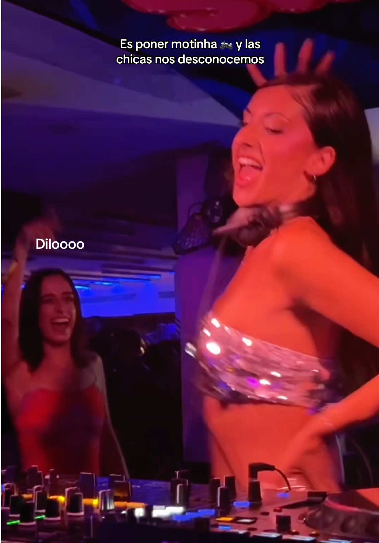 Las chicas que merezco💕 #silviagdj #motinha #emiliamernes #luisasonza #argentina @emilia @Luísa Sonza @DENNIS 