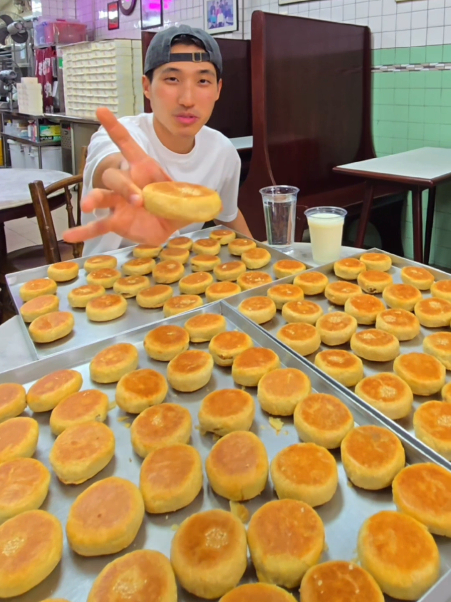 100 Loong Fatt Tau Sar Piahs. BEST in SG? No doubt 🔥 Eating them all? Rough AF.  #sgfoodie #foodchallenge 