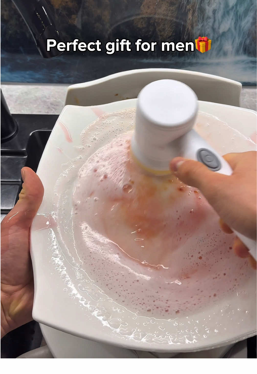 Best gadget for cleaning my dishes😎#kitchengadgets #cleaninghacks #kitchentools #KitchenHacks #kitchen 