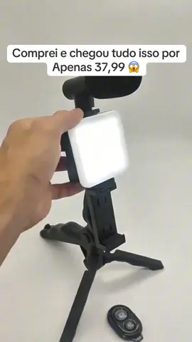 Esse kit Tripé com Led e microfone vai mudar totalmente a qualidade dos seus vídeos, perfeito pra usar em qualquer ocasião! 😍