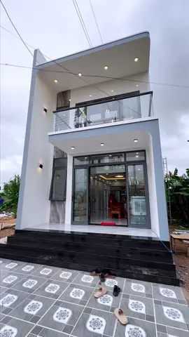 Nhà gác lửng, mẫu nhà dễ tiếp cận mọi chủ nhà... #huynhphuctruong #xaydungcuulong #nhagaclung #xaynhatrongoi #cantho 