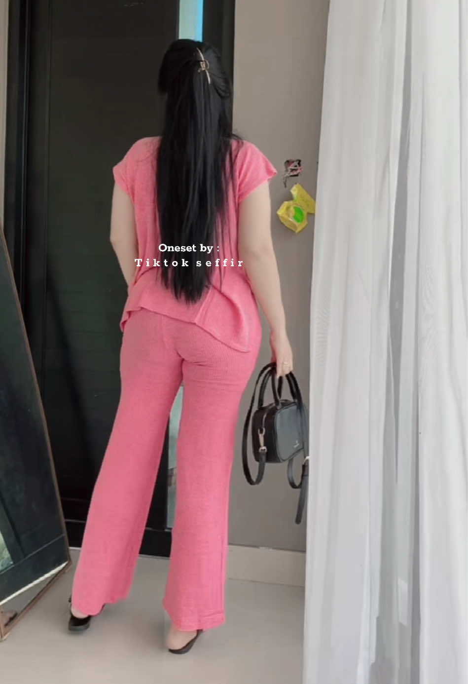 Rekomendasi oneset simpel cocok nih buat jalan jalan atau nongkrong di cafe 😚 #oneset #setelanwanita #onesetwanita #onesetmurah #onesetkekinian 