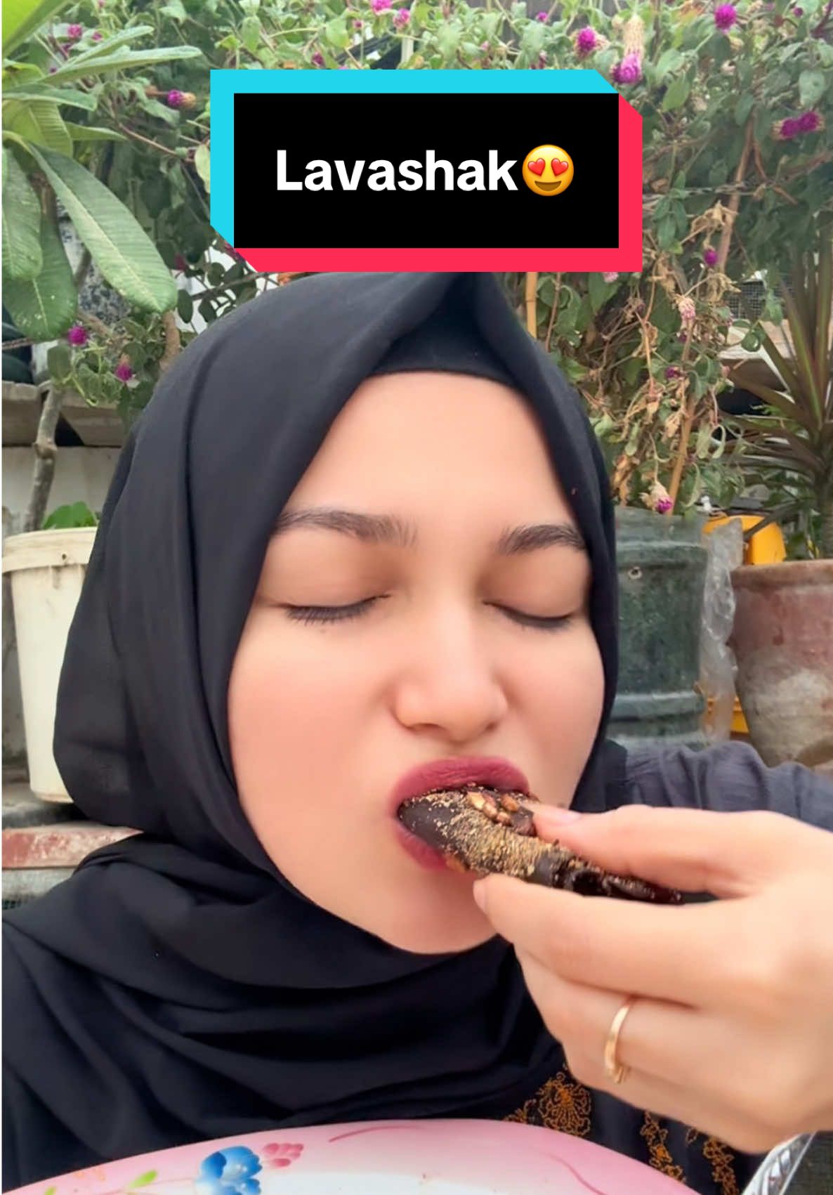 Kia Apny try Kia lavashak?😍 #foryoupage #foryou #viral #viraltiktok #viralnow #tiktokviral #lavashak #lavashaklovers #onthisday #goviral #sour #sourfood #tiktok #trendingtiktok #share #repost 