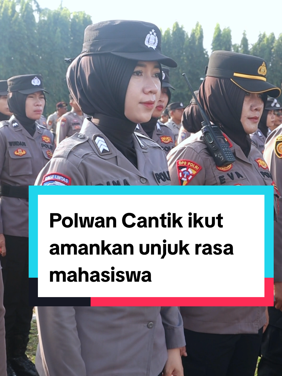 Polwan Cantik Satlantas Polresta Bandar Lampung Brigpol Rina Widiastuti ketika mengikuti pengamanan unjuk rasa mahasiswa #polresta #lampung #bandarlampung #polisi #fyp 
