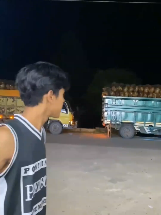 DIBAREK!!😂 #katakata #sawitbalap #truckkalimantan #tembakmalam #lewatberanda #fyppppppppppppppppppppppp @ILay @GACOR BOY⚡ @ati mao'sengat ngecoh22 @jordynarwastuuu 