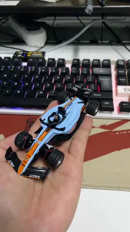 This is a 1/64 alloy mini RC F1. It is just like the real thing. You can move around on your desktop#rccar #f1 #f1car #remotecontrol #toy #fyp #rcracing 