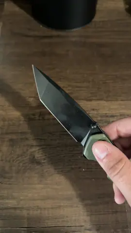 It’s a black knife #deltarune #roaringknight #dess #tobyfox #funny 