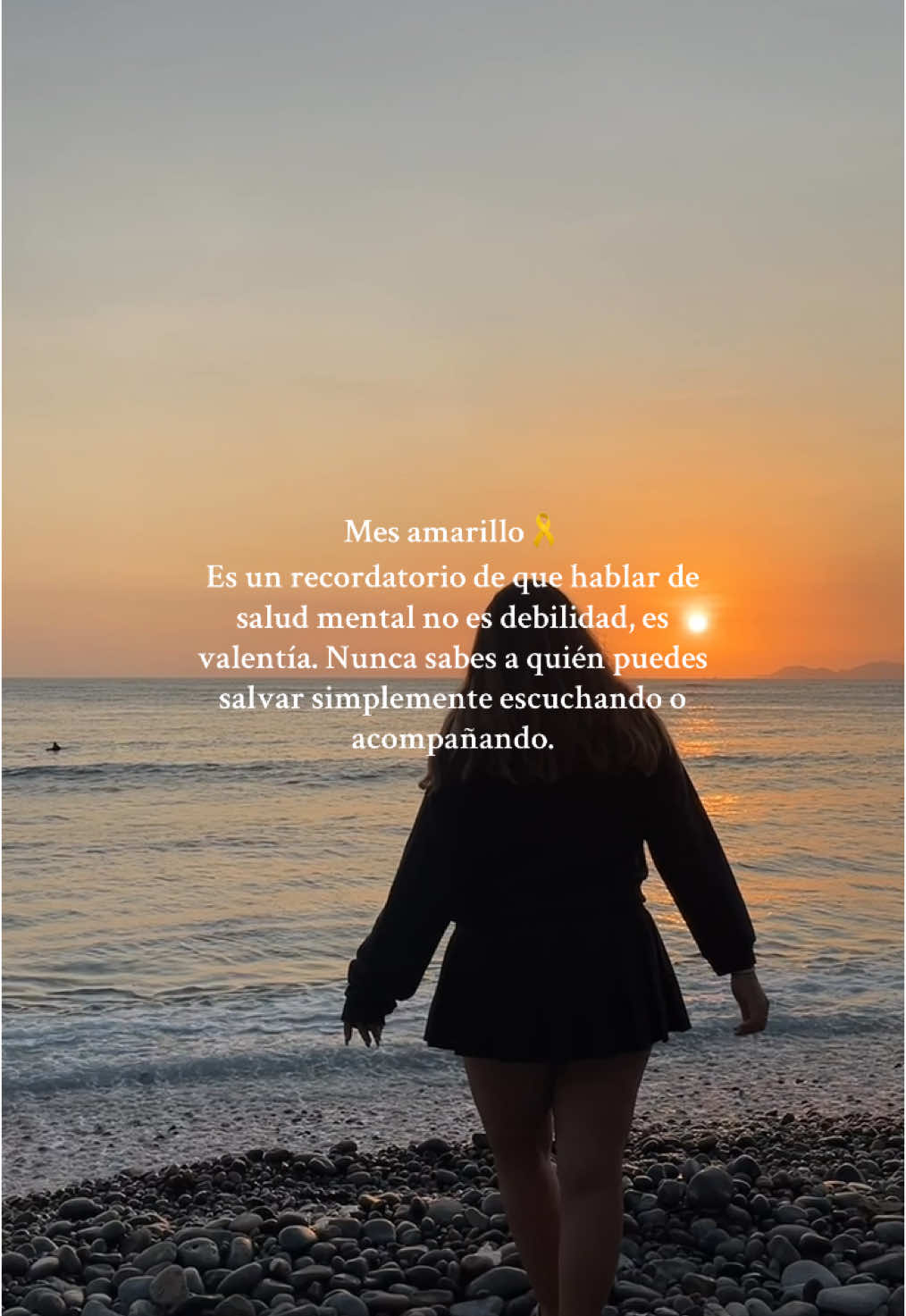 Sonrías veces dolores no sabemos… ✨💛 Empezó el mes amarillo 💛✨ Septiembre nos recuerda la importancia de hablar de salud mental y de la prevención del suic****. No estás solo, no estás sola: siempre hay alguien dispuesto a escucharte, acompañarte y recordarte tu valor. Este mes es un llamado a ser más empáticos, a cuidar de nosotros mismos y de quienes nos rodean. 🌻 #zyxbca #fypシ #alepsicoo #psicologia #fyp #Viral #estudiantedepsicología #psicologa #carreradepsicologia #psicologa #estudiante #areadelasalud #mesamarillo #mesamarillo🎗️ 