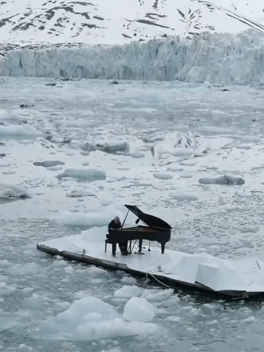 🎹❄️ In 2016, Ludovico Einaudi played Elegy for the Arctic surrounded by glaciers as they crumbled into the sea. More than 8 million people have since watched this call for Arctic protection. On this Earth Day, the music still echoes: our planet needs us. 🌍💙 #glaciers #melting #climatechange #piano #music
