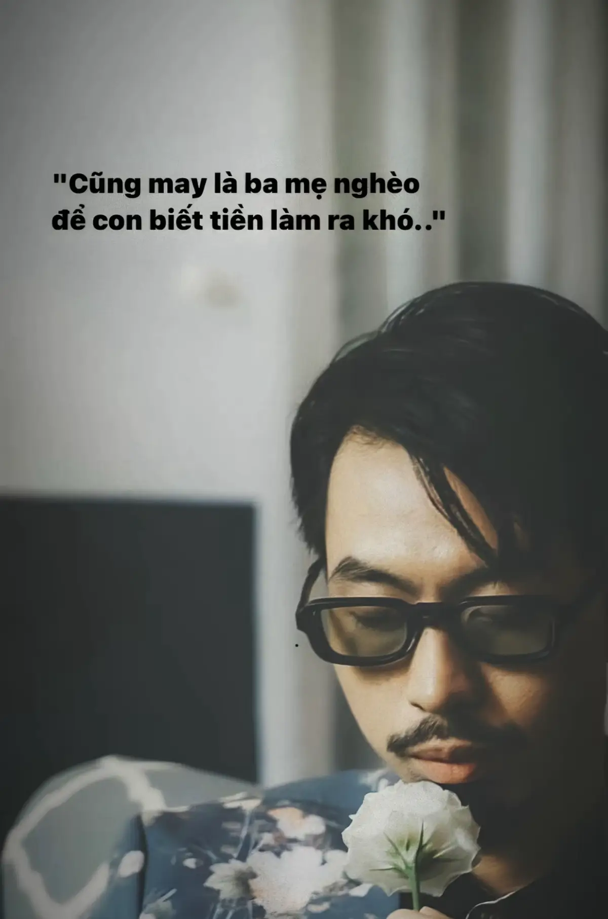 Cũng may là ba mẹ nghèo để con biết tiền làm ra khó.. #đenvâu #lyrics #tinhyeu #viral #tamtrang 