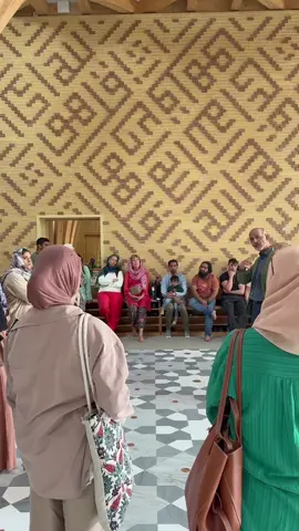 The most magical Muslim Women Connect event in Cambridge! We began with a guided tour of the breathtaking Cambridge Central Mosque. From its eco-conscious design to the stunning timber arches inspired by nature, the mosque’s rich history as the first purpose-built eco mosque in Europe set the perfect tone for a day of reflection and creativity.  From there, we headed to the forested grounds of Cambridge Muslim College where we immersed ourselves in a hands-on workshop with Tahsin Ahmed, Founder of Nakshi Stitch.  Through the traditional art of Nakshi Kantha embroidery, a centuries-old practice of hand-stitching layered cloth with intricate patterns- we explored heritage, storytelling, and community. Each stitch told its own story, and it was beautiful to see so many meaningful conversations and connections taking shape alongside the embroidery.  This was more than just a craft session. It was an opportunity to reflect on values of simplicity, resourcefulness, and mindful living, inspired by our faith. Everyone left not only with their own handcrafted piece, but also with a renewed sense of community and intention.  Captured by @salamsanctuary  #muslimwomen #cambridge #embroidery #muslimwomenevents