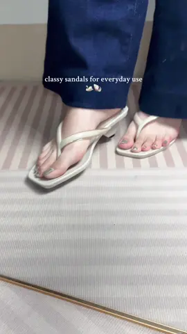 grabe ang presyo😫🦢 #sandals #sandalsforwomen #heels #foryou #foryoupage 
