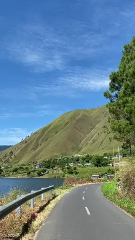 ga pernah bosen🤩 #danautoba #silalahi #paropo #fypage #healing 