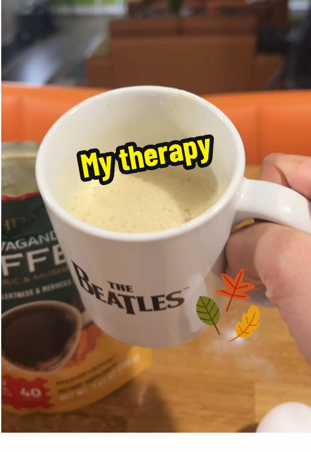 Este café se ha vuelto mi terapia diaria… porque además de darme energía, tiene ashwagandha, cúrcuma y hongos funcionales que ayudan a reducir el estrés y traer calma 🌿☕. Imagínate tomar tu café de la mañana y sentir no solo claridad mental, sino también un alivio de esa tensión acumulada del día. No es solo café, es un ritual que transforma tu energía y tu bienestar. @VAHDAM USA #ashwagandhacoffee  #coffeetherapy #morningcoffee #coffeelover #tiktokmademebuyit 